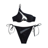 Mesh-Patchwork-Bikini mit einer Schulter und Knopfleiste zum Selbstbinden